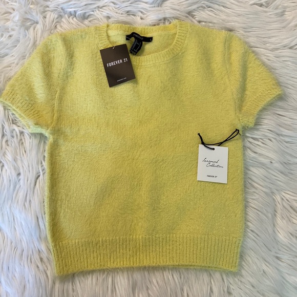 Forever 21 Tops - Forever 21 Cropped Women Shirt brand new with tag very soft